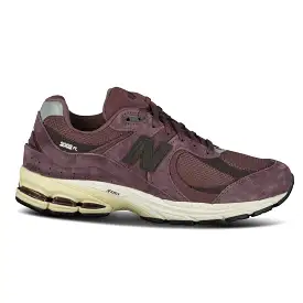 NEW BALANCE 2002 TRUFFLE TRAINERS