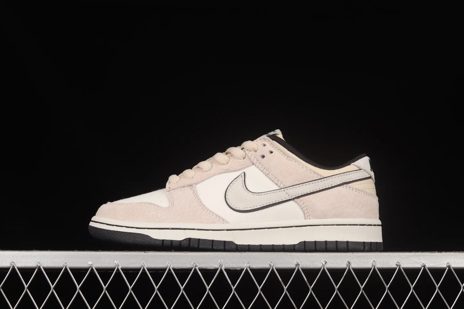 Otomo Katsuhiro x Nike SB Dunk Low Steamboy OST Grey Black LF0039-010